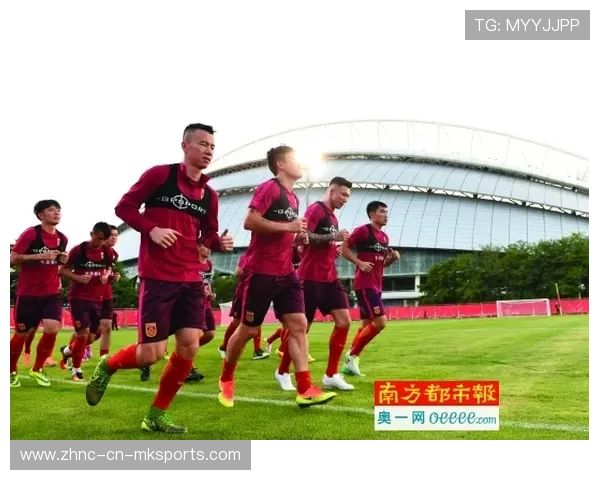 球员在社交平台上与球迷分享训练经验 球员在社交平台上与球迷分享训练经验